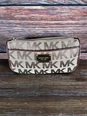 Michael Kors Beige and Brown MK Logo Zip Pouch Cosmetic bag!